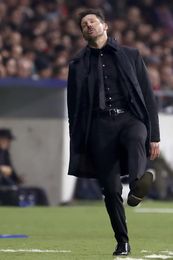 Atlético y Roma empatan 0-0 al descanso con un gol anulado por mano a Augusto Atlético y Roma empatan 0-0 al descanso con un gol anulado por mano a Augusto