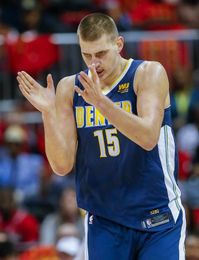 104-92. Jokic y los Nuggets protagonizan triple empate como líderes 104-92. Jokic y los Nuggets protagonizan triple empate como líderes