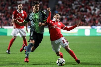 6-0. El Benfica golea al Vitória de Setúbal y se mete en la lucha liguera 6-0. El Benfica golea al Vitória de Setúbal y se mete en la lucha liguera