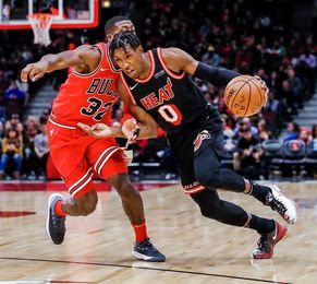 93-100. Ante los Bulls, Dragic y Ellington mantienen ganadores a los Heat y entran en los playoffs 93-100. Ante los Bulls, Dragic y Ellington mantienen ganadores a los Heat y entran en los playoffs