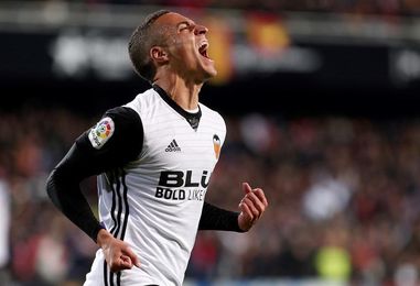 Un Valencia sin fisuras brilla en el primer tercio de Liga Un Valencia sin fisuras brilla en el primer tercio de Liga