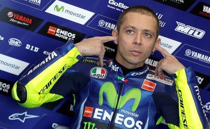 Valentino Rossi estrena casco con arte mexicano en Sepang Valentino Rossi estrena casco con arte mexicano en Sepang