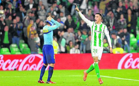 Cristian Tello anotó el sexto gol del Betis de jugadores salidos desde el banquillo. Cristian Tello anotó el sexto gol del Betis de jugadores salidos desde el banquillo.