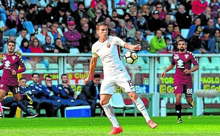 El zaguero mexicano apenas acumula 227 minutos esta campaña con la camiseta de la Roma. El zaguero mexicano apenas acumula 227 minutos esta campaña con la camiseta de la Roma.