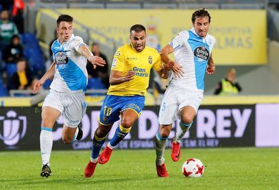 2-3. El Deportivo soñó con la prórroga en otro naufragio de Las Palmas 2-3. El Deportivo soñó con la prórroga en otro naufragio de Las Palmas