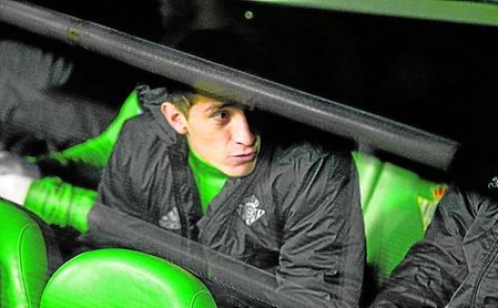 Guardado comenzó el jueves en el banco el que sería su partido 400. Guardado comenzó el jueves en el banco el que sería su partido 400.