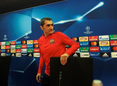 Valverde: "Por ahora tenemos dos centrales sanos" Valverde: "Por ahora tenemos dos centrales sanos"