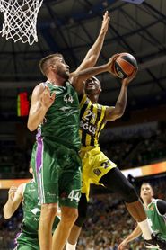 El pívot serbio Dejan Musli rescinde su contrato con el Unicaja El pívot serbio Dejan Musli rescinde su contrato con el Unicaja