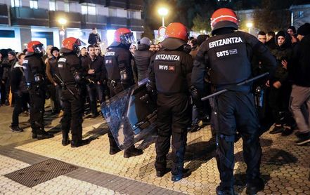 Pasan a disposición judicial los 5 hinchas rusos detenidos en San Sebastián Pasan a disposición judicial los 5 hinchas rusos detenidos en San Sebastián