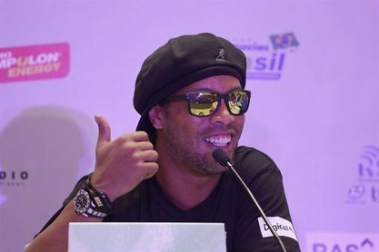 Ronaldinho protagoniza un amistoso y revela su apoyo al Gremio en el Mundial de clubes Ronaldinho protagoniza un amistoso y revela su apoyo al Gremio en el Mundial de clubes