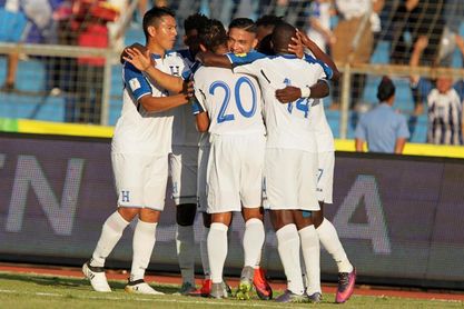 2-1. Honduras disputará la final del fútbol de los Centroamericanos, tras derrotar a El Salvador en penales 2-1. Honduras disputará la final del fútbol de los Centroamericanos, tras derrotar a El Salvador en penales