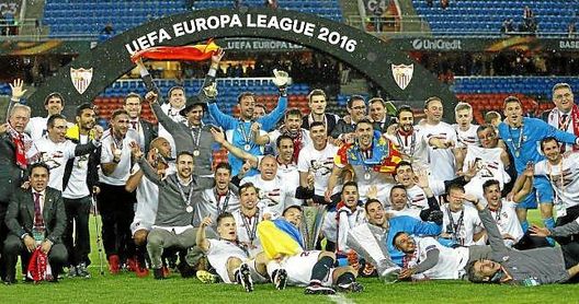 El Sevilla se clasificó dos veces para la Champions tras ganar la Europa League. El Sevilla se clasificó dos veces para la Champions tras ganar la Europa League.