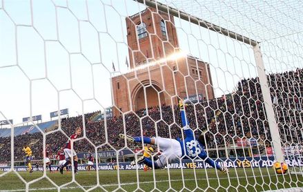 El Juventus arrebata al Inter la segunda plaza; Crotone y Génova cogen aire El Juventus arrebata al Inter la segunda plaza; Crotone y Génova cogen aire