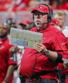 Bruce Arians hace oficial su retiro como entrenador en jefe de los Cardinals Bruce Arians hace oficial su retiro como entrenador en jefe de los Cardinals