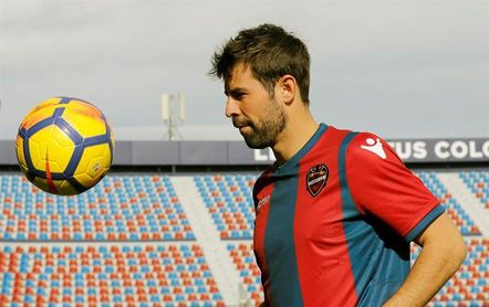 Muñiz convoca a Coke para el partido de Copa ante el Espanyol Muñiz convoca a Coke para el partido de Copa ante el Espanyol