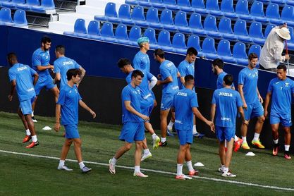 Multitud de aficionados apoyan al Leganés en un entrenamiento ´especial´ Multitud de aficionados apoyan al Leganés en un entrenamiento ´especial´