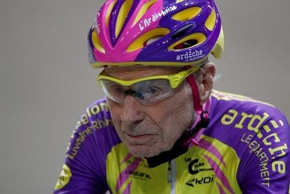 El plusmarquista centenario francés se retira del ciclismo de competición El plusmarquista centenario francés se retira del ciclismo de competición