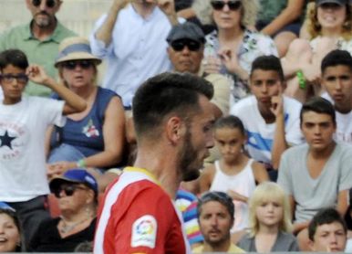 El Girona se entrena con las únicas ausencias de Kayode y Alcalá El Girona se entrena con las únicas ausencias de Kayode y Alcalá