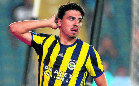 Tufan, centrocampista del Fenerbahçe. Tufan, centrocampista del Fenerbahçe.