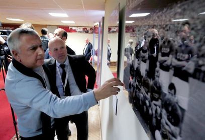 Una exposición de fotos recorre la rivalidad futbolística entre españoles y rusos Una exposición de fotos recorre la rivalidad futbolística entre españoles y rusos