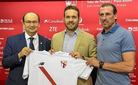 El Sevilla Atlético busca mediapunta El Sevilla Atlético busca mediapunta