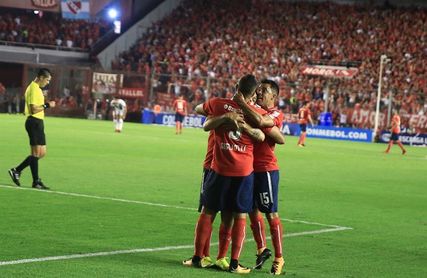 Independiente festejó ante Racing tras la definición en la tanda de penaltis Independiente festejó ante Racing tras la definición en la tanda de penaltis