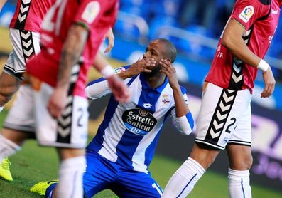 Sidnei no pasa la prueba y será baja ante el Real Madrid Sidnei no pasa la prueba y será baja ante el Real Madrid