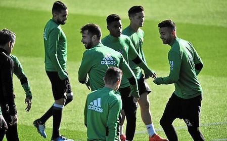 Setién ha citado a 19 futbolistas. Setién ha citado a 19 futbolistas.