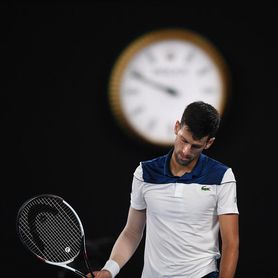 Federer desafía al tiempo y a Djokovic se le para el reloj Federer desafía al tiempo y a Djokovic se le para el reloj
