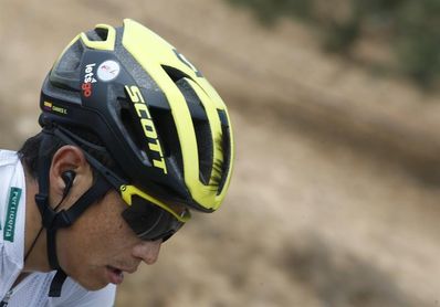 El colombiano Esteban Chaves se alza con el liderato tras ganar la etapa reina El colombiano Esteban Chaves se alza con el liderato tras ganar la etapa reina