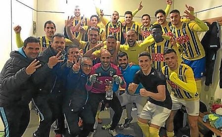 Imagen del vestuario del Isla Cristina tras ganar a la Estrella. Imagen del vestuario del Isla Cristina tras ganar a la Estrella.