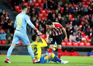 Aduriz y Raúl García, bajas por sanción contra el Atlético en el Metropolitano Aduriz y Raúl García, bajas por sanción contra el Atlético en el Metropolitano