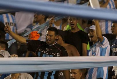 Racing sumó un nuevo triunfo ante Olimpo con un tanto de Ricardo Centurión Racing sumó un nuevo triunfo ante Olimpo con un tanto de Ricardo Centurión