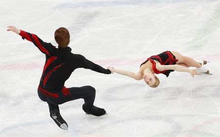 Los chinos Sui Wenjing y Han Cong lideran el programa corto por parejas Los chinos Sui Wenjing y Han Cong lideran el programa corto por parejas