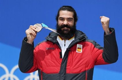 Regino hace historia y se une a los Fernández Ochoa en la fiesta de Vaultier Regino hace historia y se une a los Fernández Ochoa en la fiesta de Vaultier
