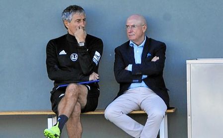 Serra Ferrer, junto a Setién en un entrenamiento. Serra Ferrer, junto a Setién en un entrenamiento.