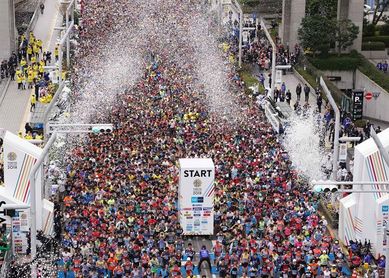 El keniano Chumba y la etíope Dibaba vencen en la maratón de Tokio El keniano Chumba y la etíope Dibaba vencen en la maratón de Tokio