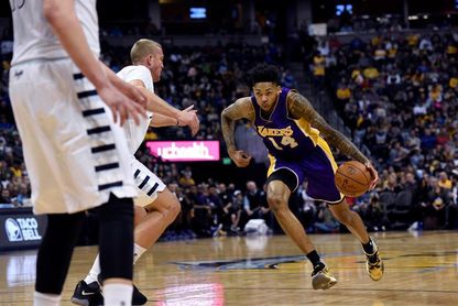 104-123. Ingram mantiene ganadores a Lakers en un duelo de equipos perdedores 104-123. Ingram mantiene ganadores a Lakers en un duelo de equipos perdedores