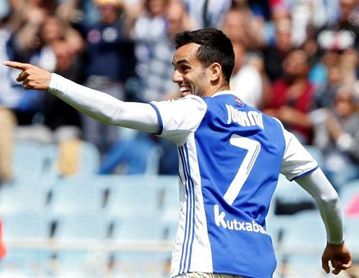 Juanmi (Real Sociedad): "Ojalá podamos hacer un partido completo, sin cometer pequeños errores". Juanmi (Real Sociedad): "Ojalá podamos hacer un partido completo, sin cometer pequeños errores".