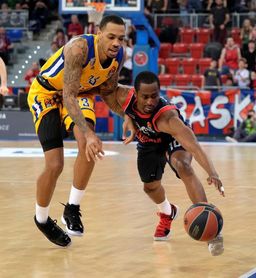 87-77. El Baskonia supera al Khimki y se asoma al Top 8 de la Euroliga 87-77. El Baskonia supera al Khimki y se asoma al Top 8 de la Euroliga