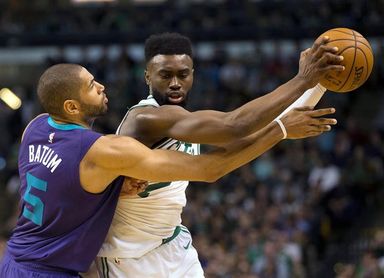 Harden "ridiculiza" a Johnson y Rockets encabezan triunfos de líderes Harden "ridiculiza" a Johnson y Rockets encabezan triunfos de líderes