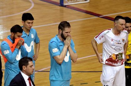 Muere el utillero del Movistar Inter en pleno partido en Segovia Muere el utillero del Movistar Inter en pleno partido en Segovia