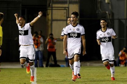 El líder Olimpia se queda con la victoria a medias tras la suspensión del partido El líder Olimpia se queda con la victoria a medias tras la suspensión del partido