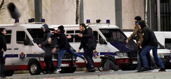 El dispositivo policial Atlético-Lokomotiv recordará al ertzaina muerto en Bilbao El dispositivo policial Atlético-Lokomotiv recordará al ertzaina muerto en Bilbao