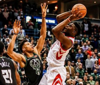 99-110. Harden y los Rockets llegan a 17 triunfos consecutivos 99-110. Harden y los Rockets llegan a 17 triunfos consecutivos