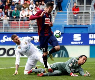 1-2. Cristiano mantiene al Real Madrid enganchado en la Liga 1-2. Cristiano mantiene al Real Madrid enganchado en la Liga