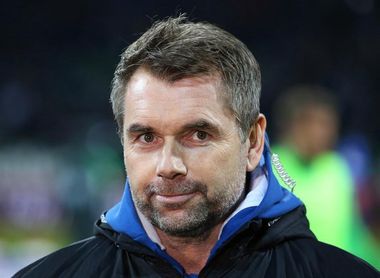 El Hamburgo destituye al entrenador Bernd Hollerbach El Hamburgo destituye al entrenador Bernd Hollerbach