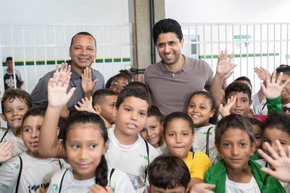 El padre de Neymar asegura que su hijo tiene "un futuro" en el PSG El padre de Neymar asegura que su hijo tiene "un futuro" en el PSG