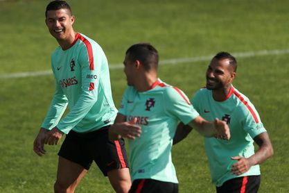 Ronaldo, Coentrão, Gomes y Guedes, convocados para los amistosos de Portugal Ronaldo, Coentrão, Gomes y Guedes, convocados para los amistosos de Portugal