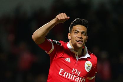 0-2. El Benfica gana a domicilio al Feirense y mete presión al Oporto 0-2. El Benfica gana a domicilio al Feirense y mete presión al Oporto